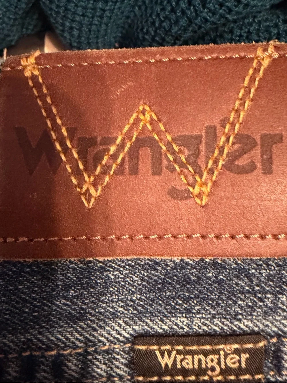 Wrangler Relaxed Fit Dark Blue Men's Jeans 34x32